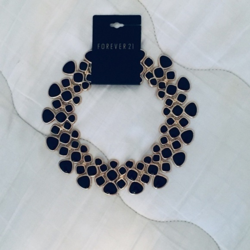 New Forever 21 Necklace - Picture 3 of 9